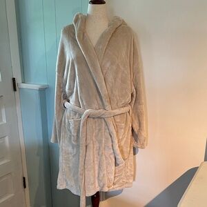 Summer & Rose Cozy Tan Hooded Robe